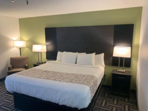 Отель La Quinta Inn by Wyndham Cincinnati North  Цинциннати